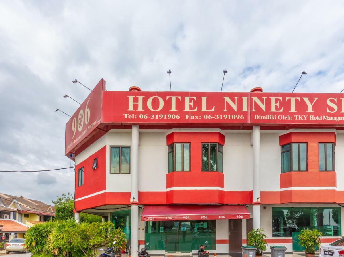 Oyo 1158 906 Airport Hotel Malacca Buitenkant foto