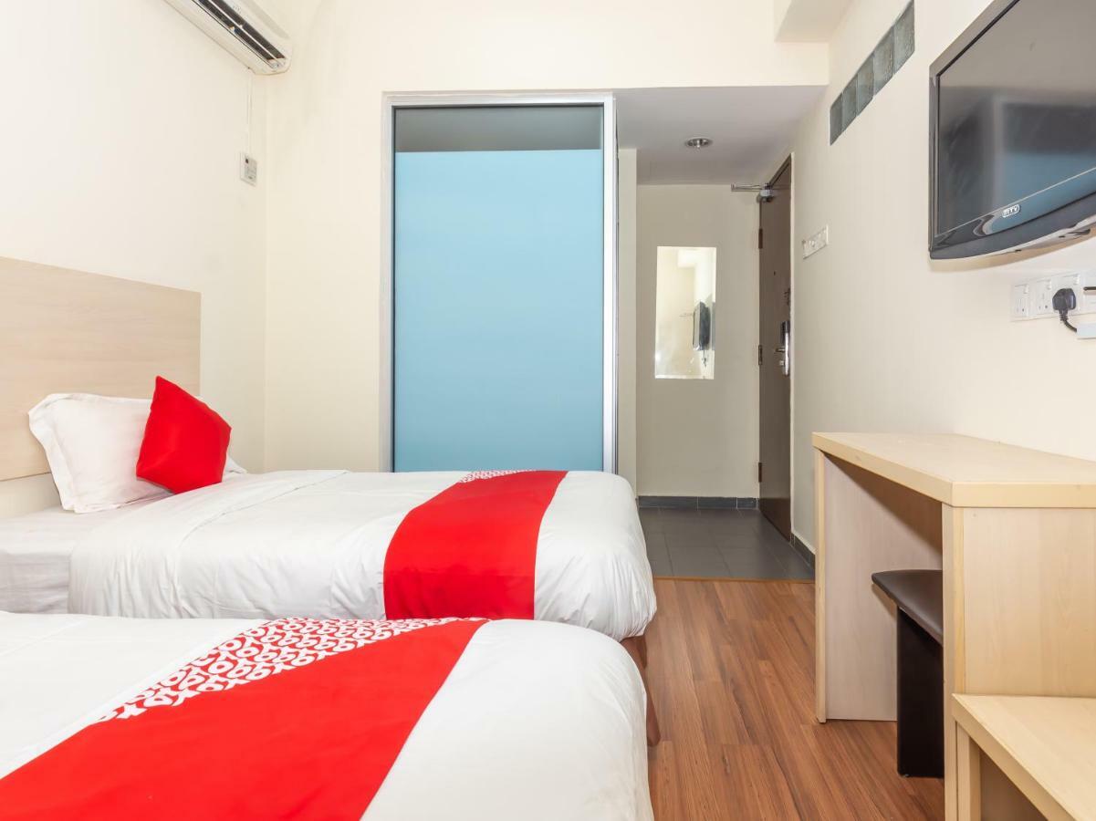 Oyo 1158 906 Airport Hotel Malacca Buitenkant foto