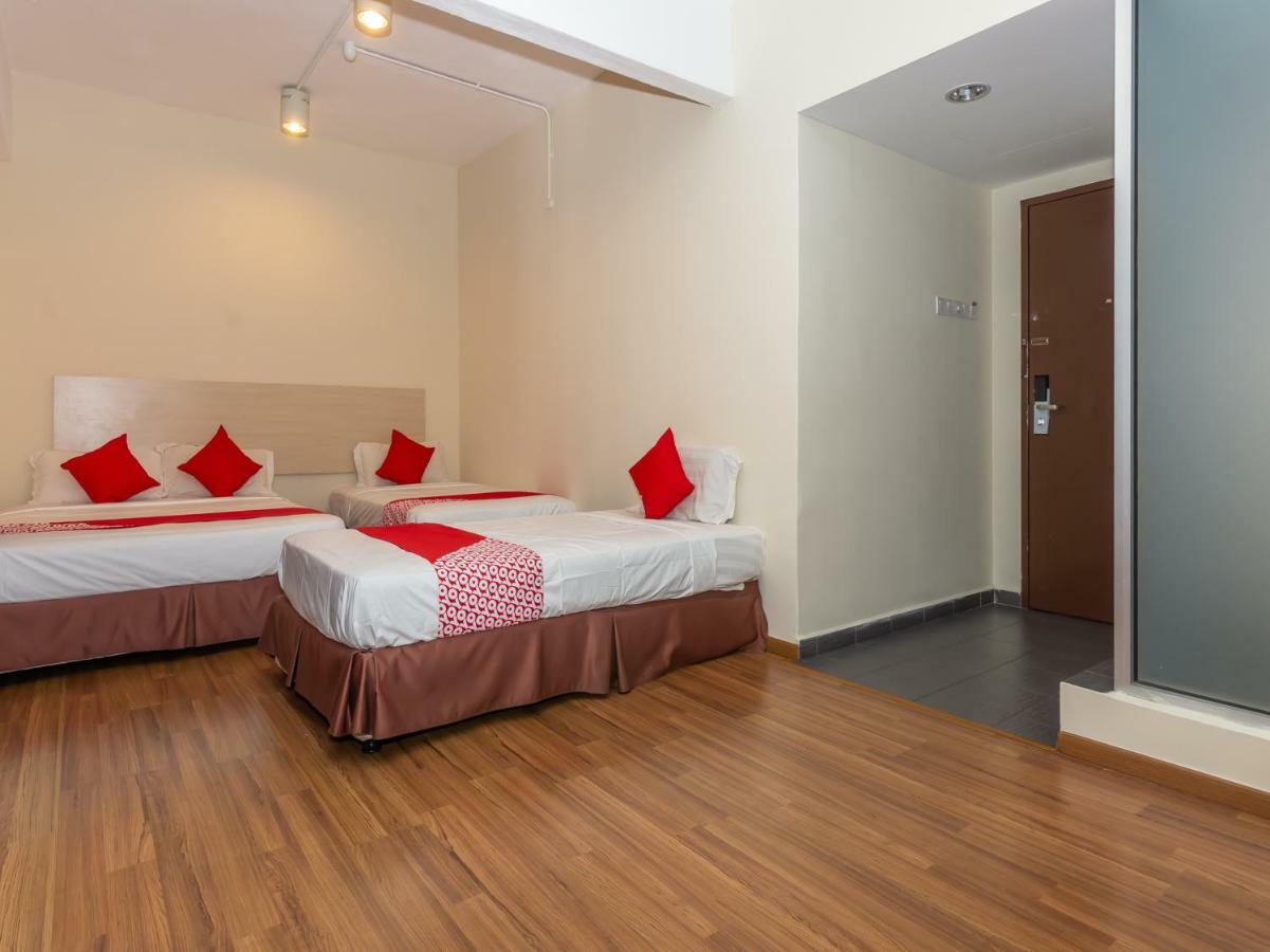 Oyo 1158 906 Airport Hotel Malacca Buitenkant foto