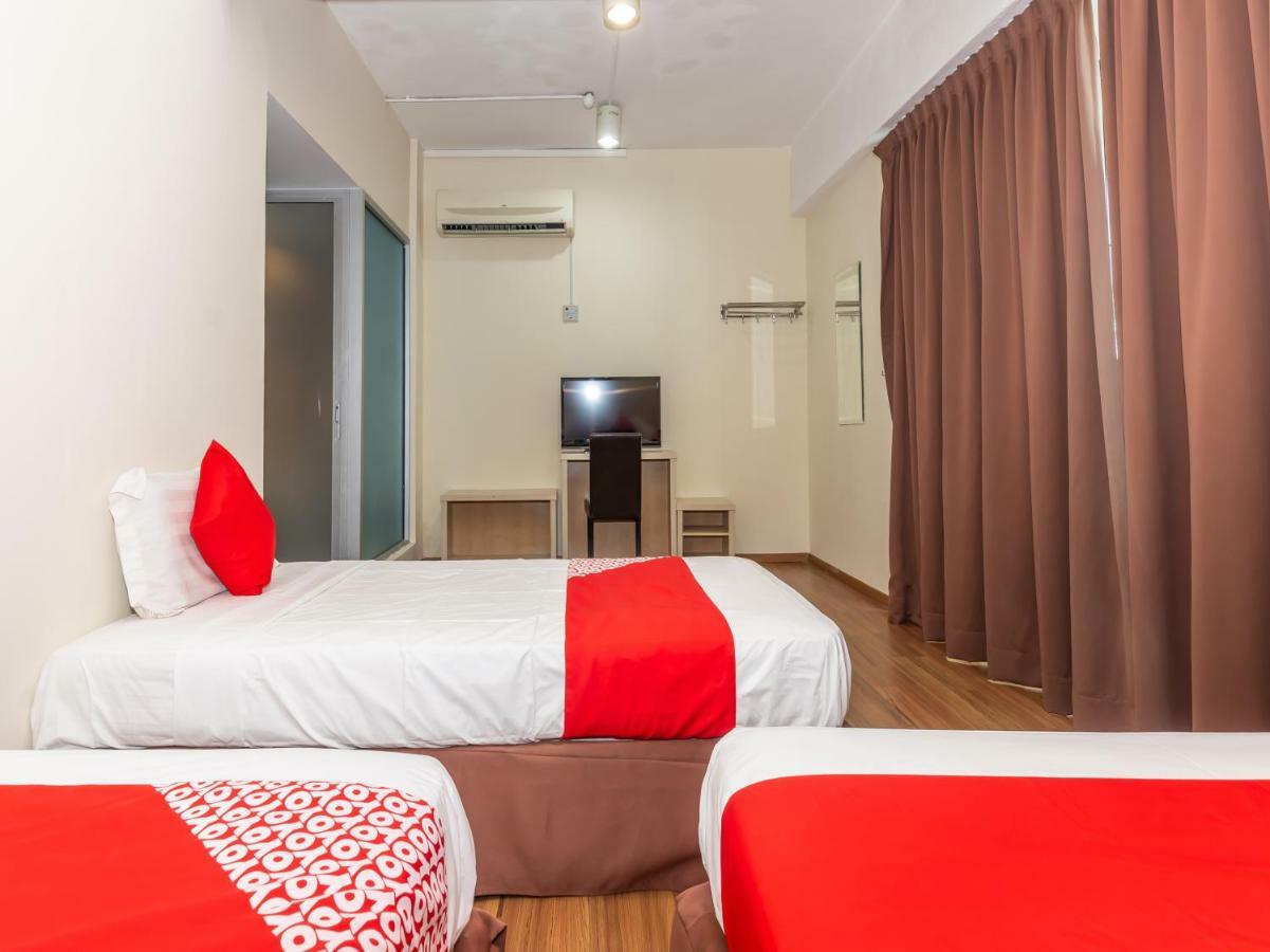 Oyo 1158 906 Airport Hotel Malacca Buitenkant foto