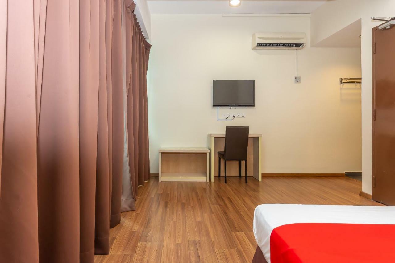 Oyo 1158 906 Airport Hotel Malacca Buitenkant foto